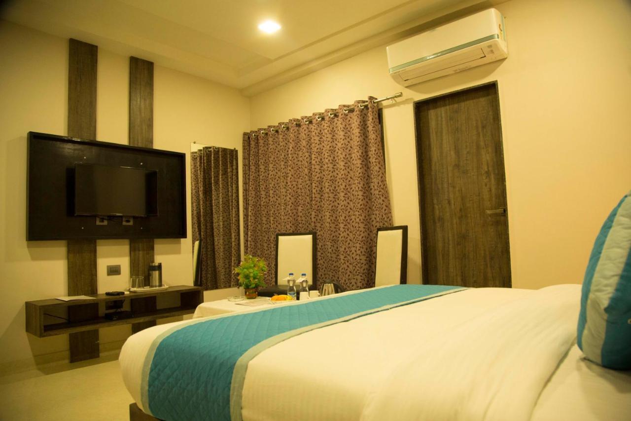 Hotel The Mewar Dabok Dış mekan fotoğraf