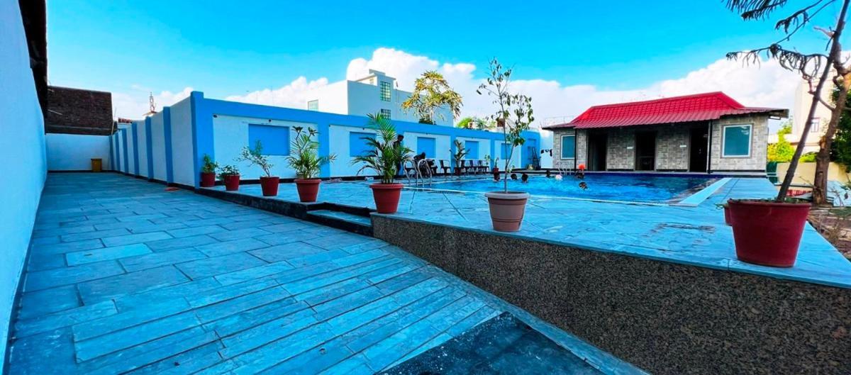 Hotel The Mewar Dabok Dış mekan fotoğraf